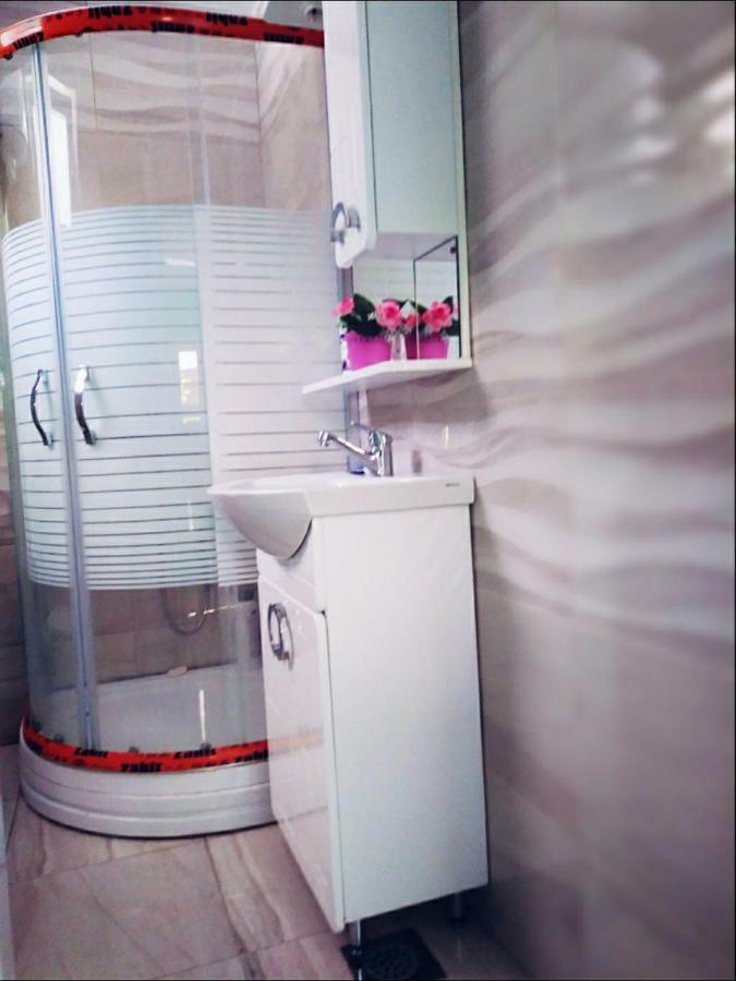 Hostel Omega Μπάνια Λούκα Εξωτερικό φωτογραφία